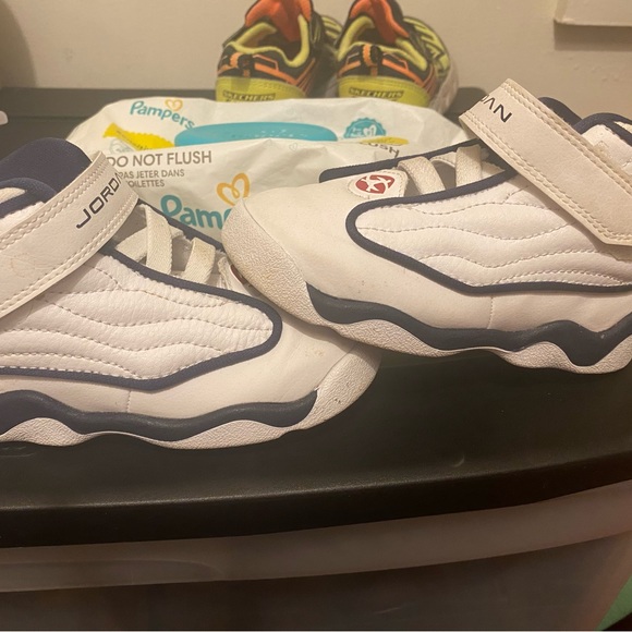 Jordan Toddler Sneakers. Only worn few times. Excellent condition. Blue/White - Picture 3 of 6